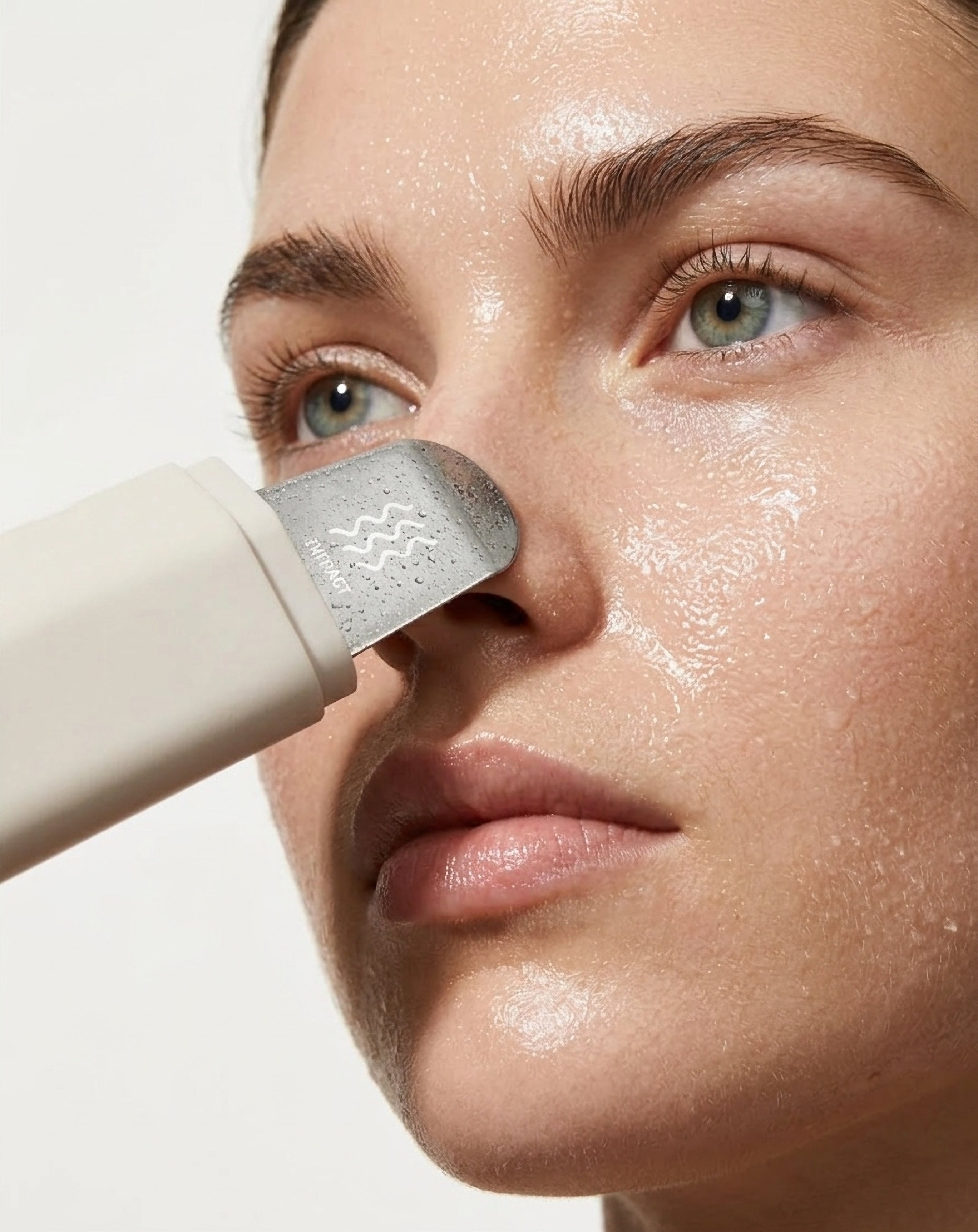 iSkin – Ultrasonic Skin Scrubber